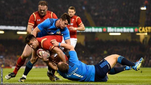 Rhys Webb scores a try for Wales against Italy