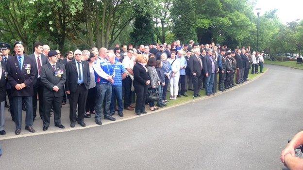 Crowds of mourners