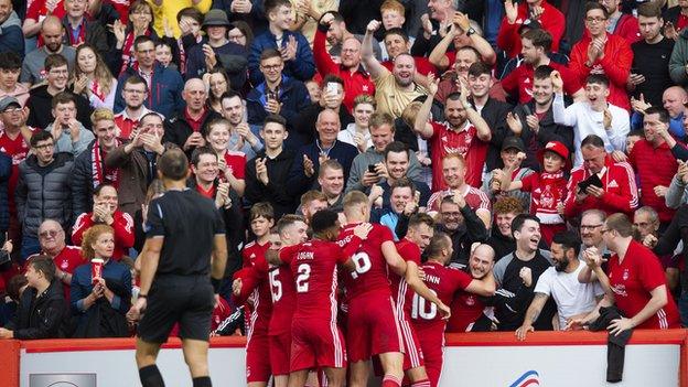 Aberdeen supporters