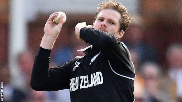 Lockie Ferguson in action for New Zealand