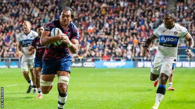 Steven Luatua scores a try for Bristol against Bath