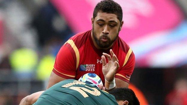 Taulupe Faletau in action for Wales against South Africa in the 2015 Rugby World Cup