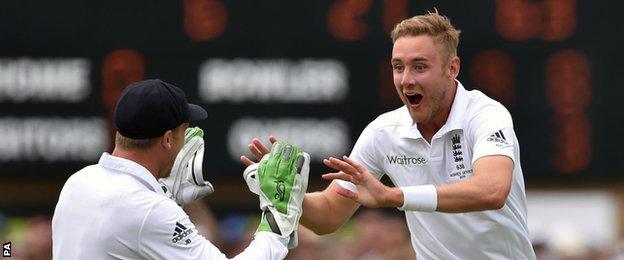 Stuart Broad (right) celebrates