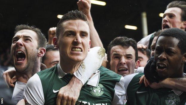 Hibs players celebrate