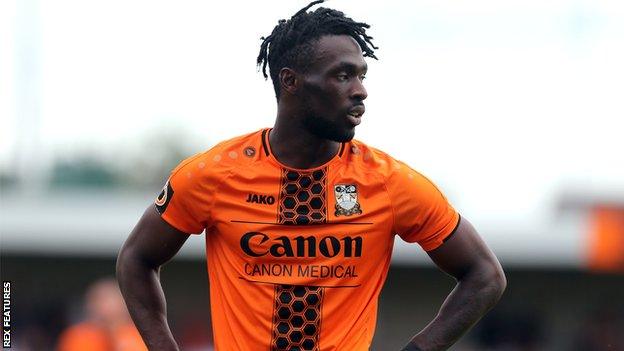 Simeon Akinola in action for Barnet