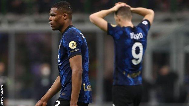 Inter Milan players look dejected