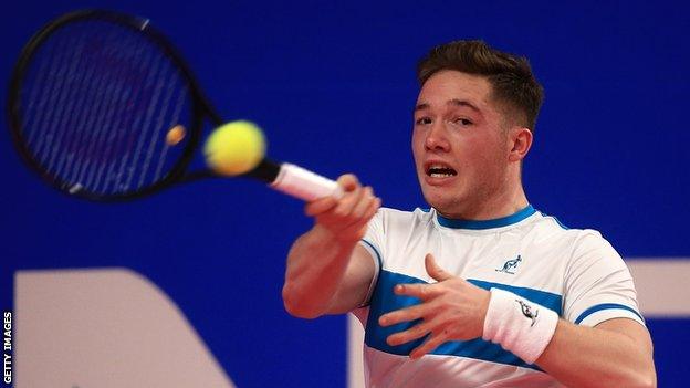 Alfie Hewett wins Super Series wheelchair title