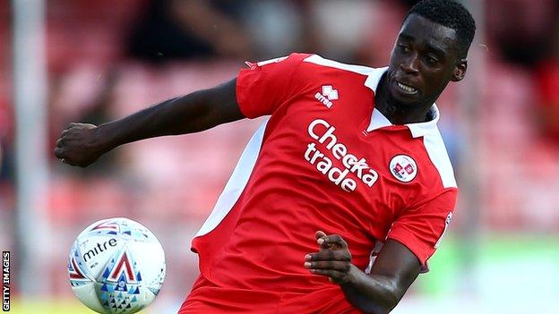 Enzio Boldewijn in action for Crawley Town