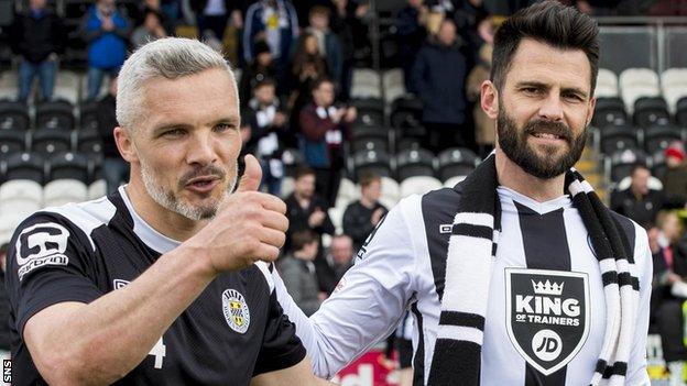 St Mirren's Jim Goodwin and Steven Thompson