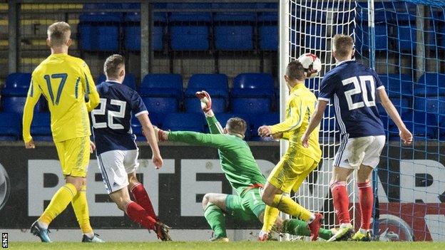 Andriy Boryachuk scores