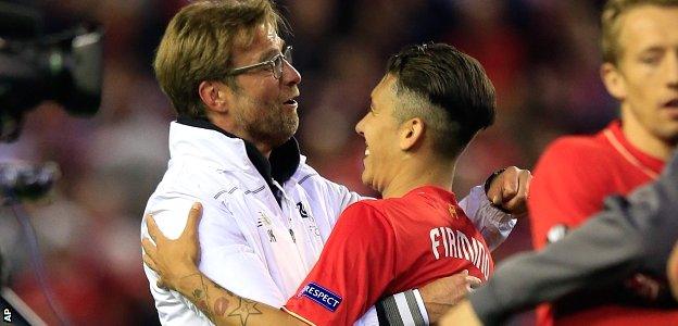 Jurgen Klopp congratulates Roberto Firmino