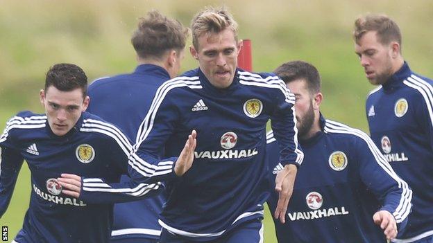 Darren Fletcher trains with the Scotland squad