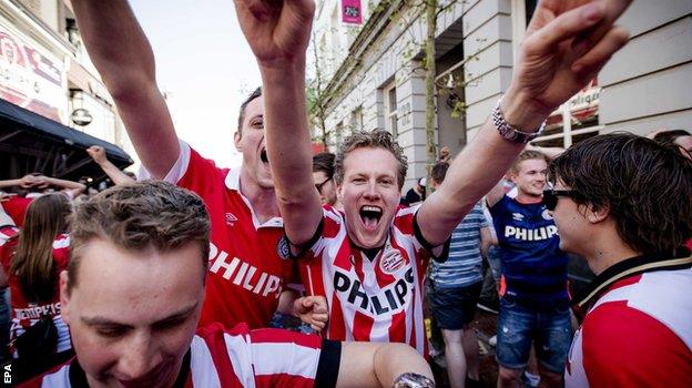 PSV Eindhoven fans celebrating