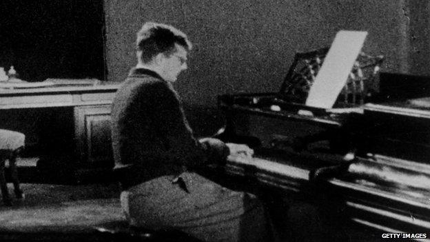 Shostakovich's symphony played by a starving orchestra - BBC