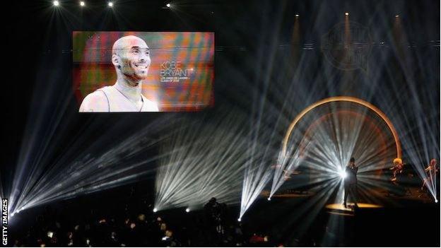 An on-screen tribute to Kobe Bryant during the Hall of Fame Enshrinement Ceremony