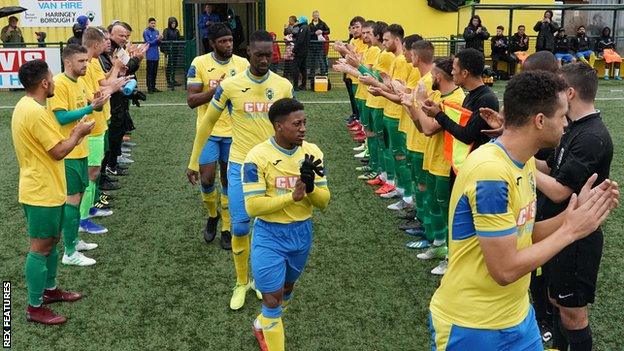 Haringey receive a guard of honour