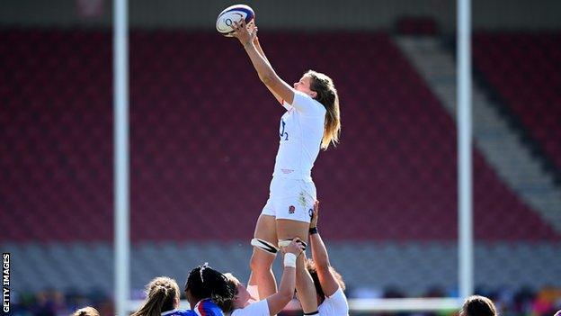 Zoe Aldcroft catches the ball in a line-out