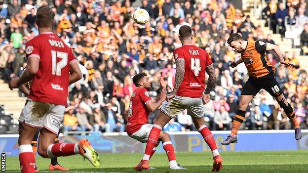 Robert Snodgrass heads Hull City's second goal against Bristol City