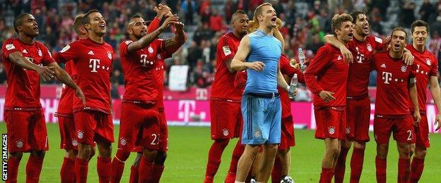 Bayern Munich players celebrate beating Borussia Dortmund