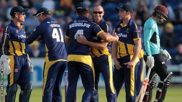 Dean Cosker took career-best T20 bowling figures of 4-25 against Surrey