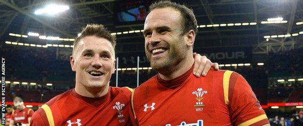 Jonathan Davies and Jamie Roberts