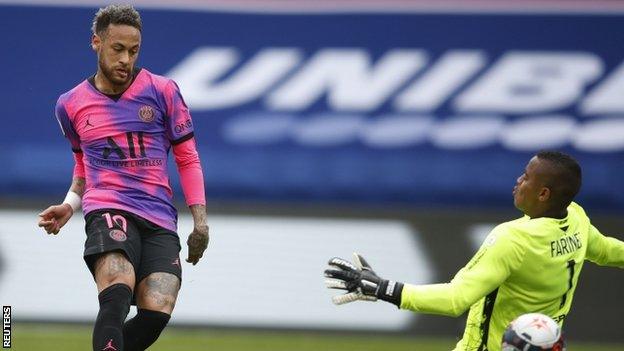 Neymar scores the first for Paris St-Germain against Lens