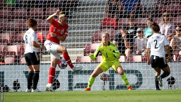 Katharina Schiechtl scores for Austria