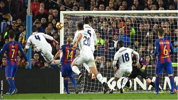 Sergio Ramos scores equalises against Barcelona