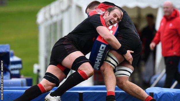 Wales lock Alun Wyn Jones in training