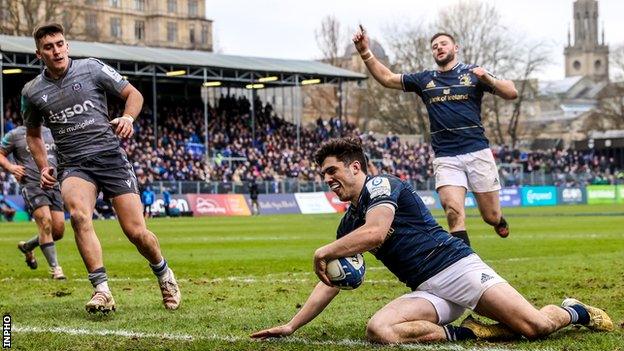 Jimmy O'Brien scores his third try against Bath