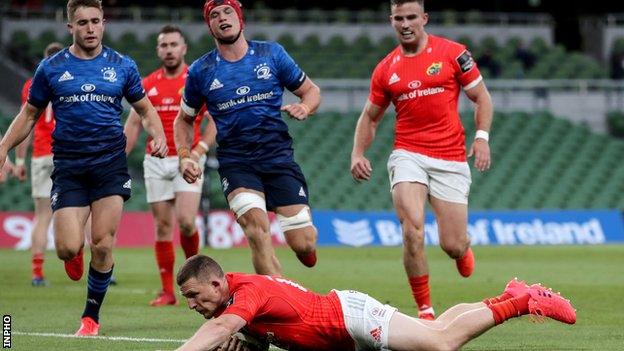 Andrew Conway finishes off a period of intense pressure to score Munster's 13th-minute try