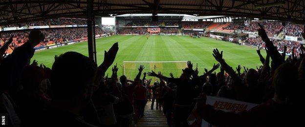 Willo Flood was impressed by the support Aberdeen received at Tannadice on Sunday