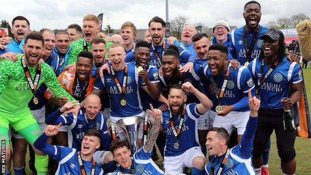 Macclesfield celebrate promotion in 2018