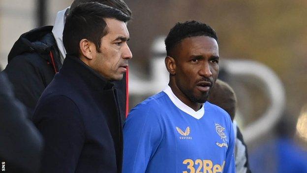 Giovanni van Bronckhorst and Jermain Defoe