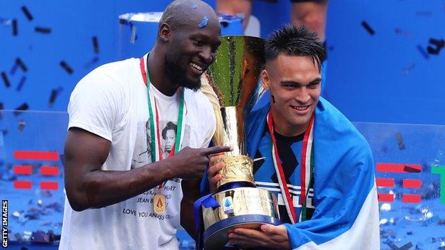 Romelu Lukaku and Lautaro Martínez