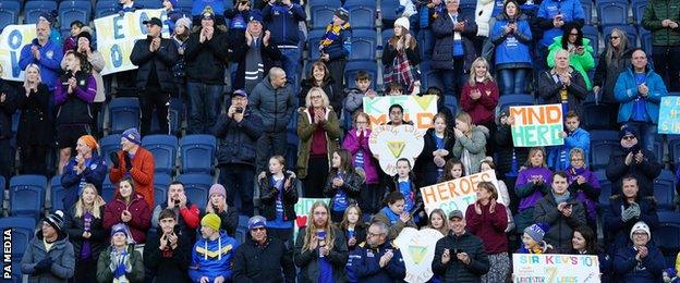 Fans gather at Headingley