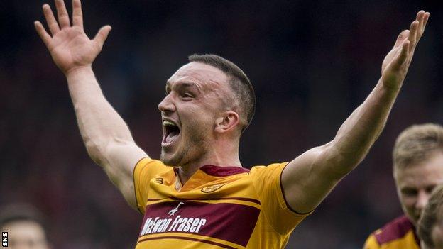 Tom Aldred playing for Motherwell against Aberdeen