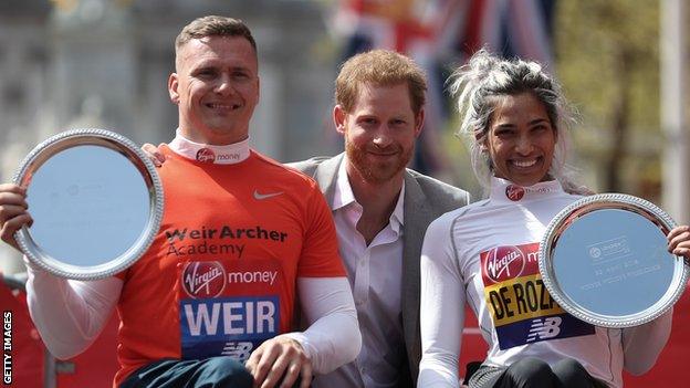 The 2018 winners David Weir and Madison de Rozario with Prince Harry