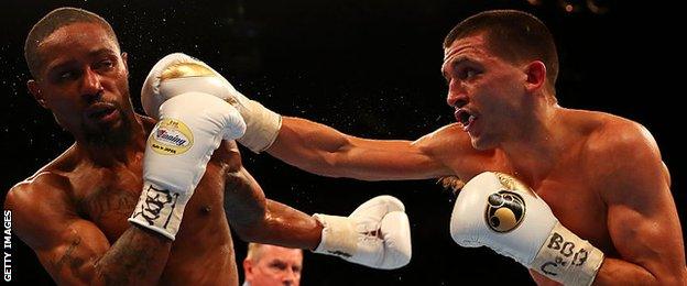 Lee Selby in action against Eric Hunter