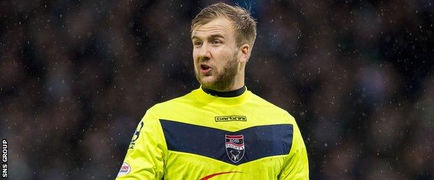 Scott Fox has agreed a new deal at Ross County