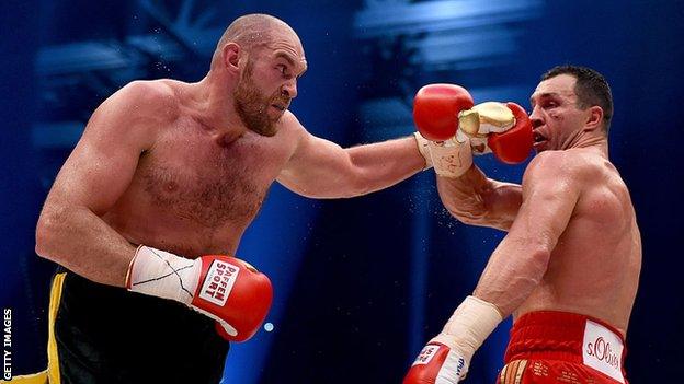 Klitcshko and Fury in action, Dusseldoef, Germany
