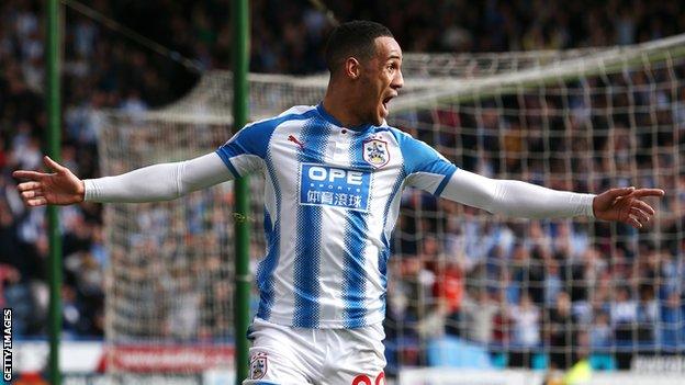 Tom Ince celebrates his goal