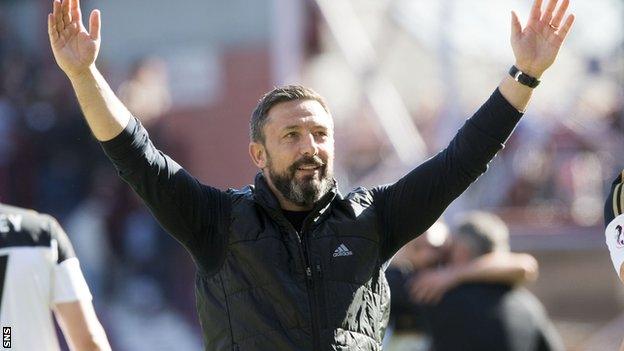 Derek McInnes celebrates Aberdeen's win at Hearts