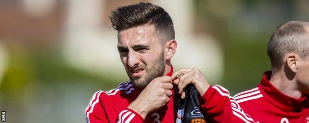 Graeme Shinnie in training with Aberdeen