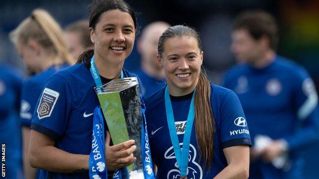 Sam Kerr and Fran Kirby