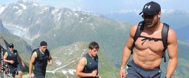 Jamie Roberts and his team-mates hiking