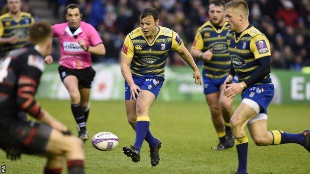 Jarrod Evans threads a kick through for Cardiff Blues