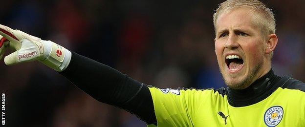 Kasper Schmeichel makes a point for Leicester against Man Utd