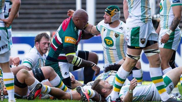 Namani Nadolo scores for Leicester