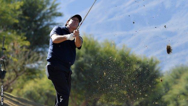 Phil Mickelson in third-round action at the Desert Classic